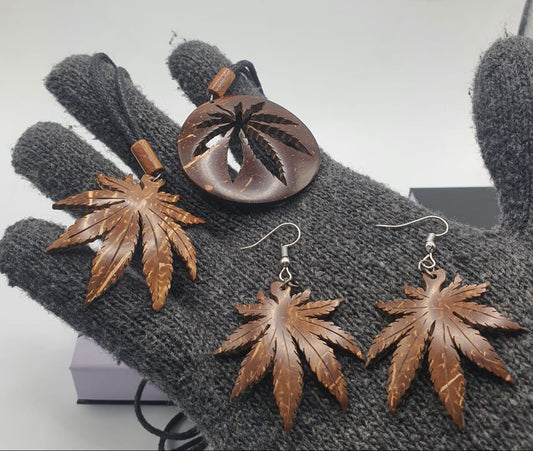 Coco shell Cannabis leaf Shaped Jewelry